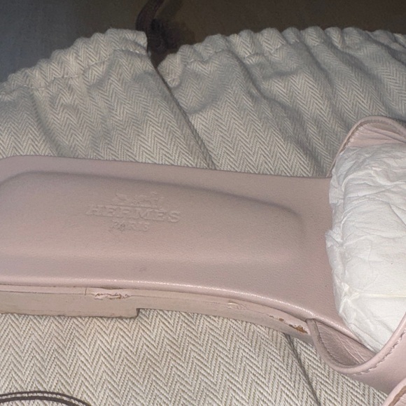 Hermes Oran Elegant Pink Slide Sandals - Picture 3 of 4